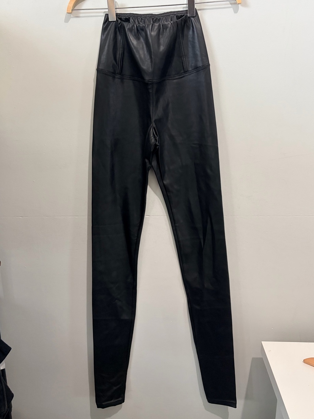 Wilfred Free Aritzia Daria Faux Leather Leggings - Size XS